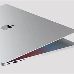 Silver MacBook Air (2024, 13″)